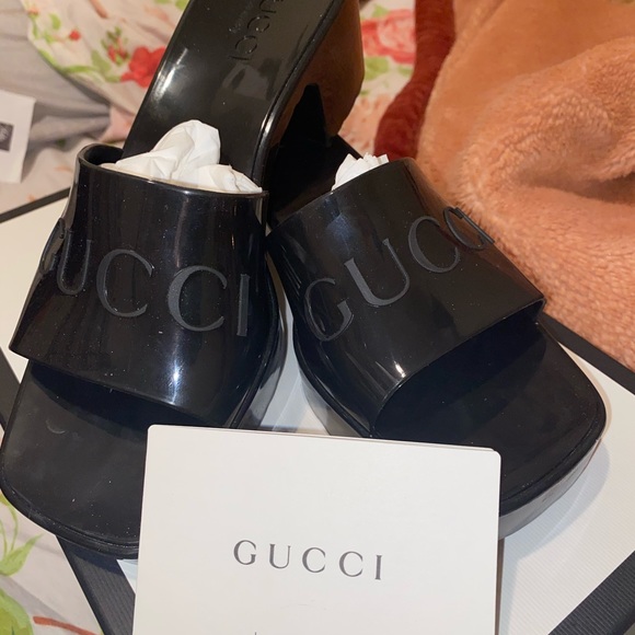 Gucci Heels - Picture 3 of 3